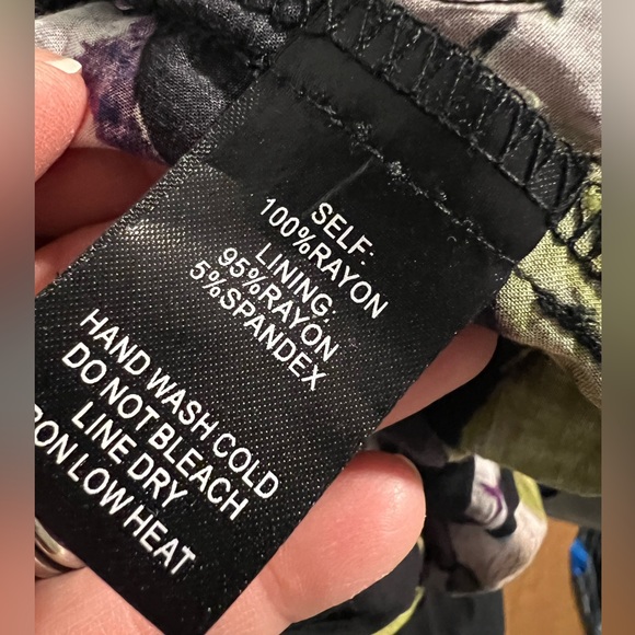 Lulu San Tropez floral jumpsuit wide legs w front slits & open strap back sz XS - Picture 14 of 14